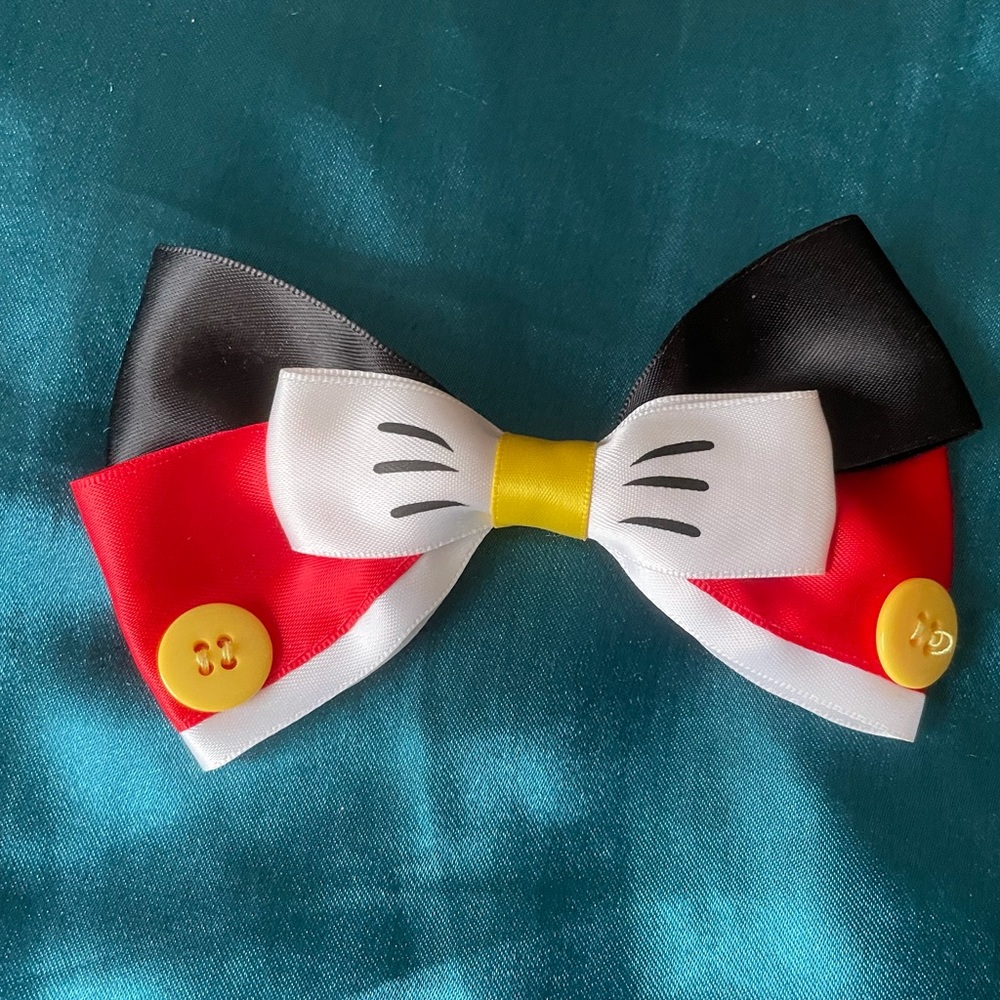Assorted Disney themed Hair bows!